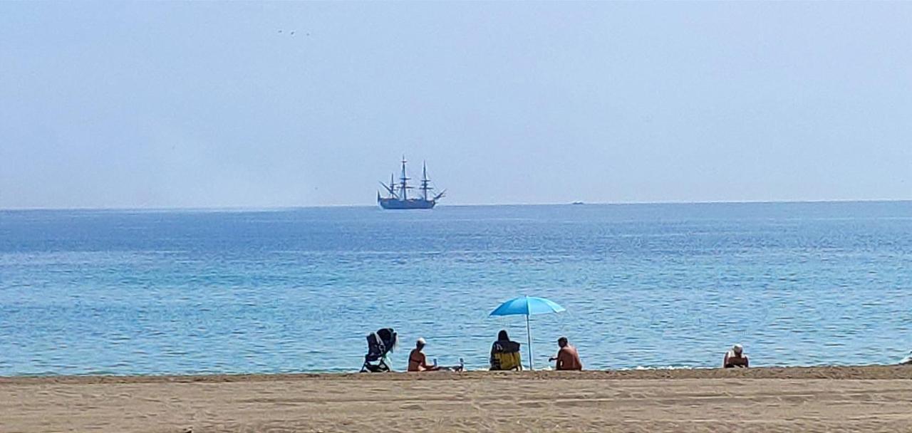 On The Beach! Frente Al Paseo Maritimo, Parking Y Piscina Málaga Exterior foto
